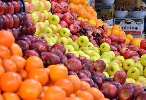 ۱۴۰۰ تن میوه برای شب عید ذخیره می‌کنیم