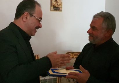 دیدار فرماندار لنگرود با خانواده‌ی شهید مرتضی حسین‌پور